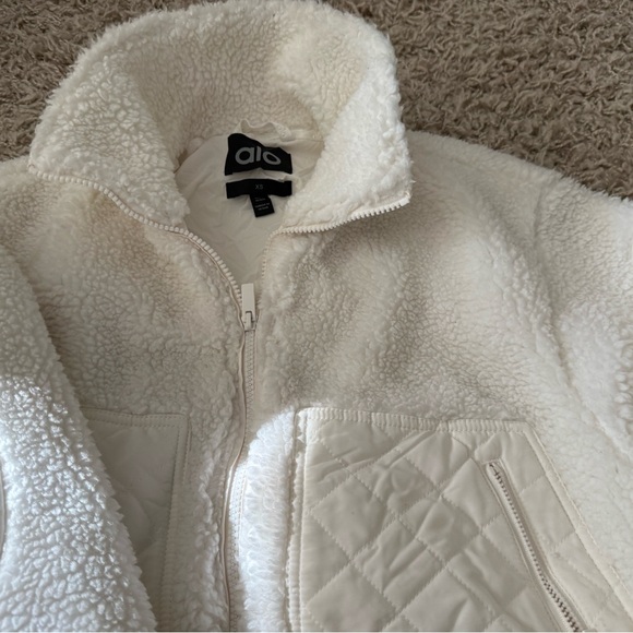 Alo Yoga Sherpa Edge Bomber Jacket size XS - Picture 2 of 7